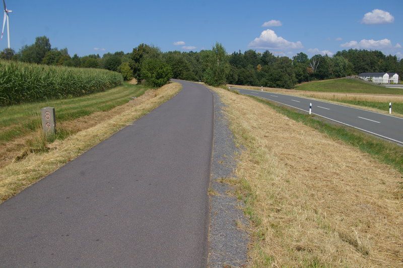 Brückenradweg: rücksichtsloser Umgang mit Wegrändern