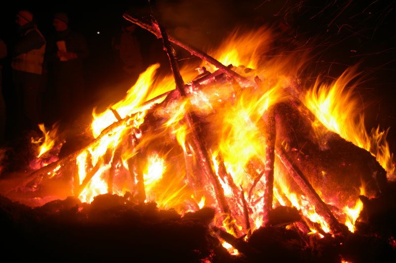 Mahnfeuer gegen gigantisches Industriegebiet Wunsiedel-Thiersheim