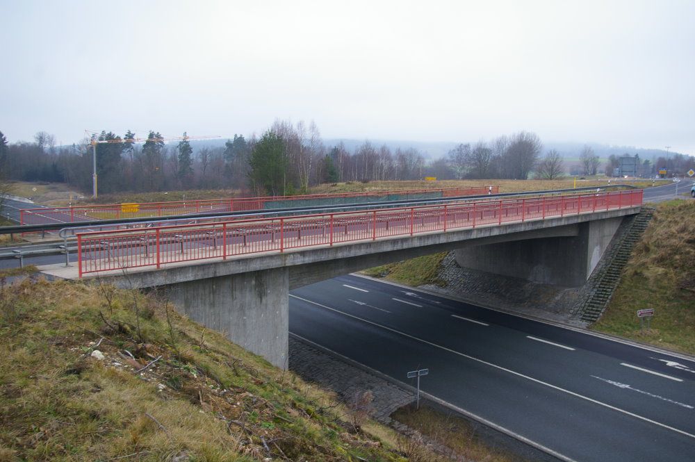 Die gut ausgebaute B 303 bei Schirnding